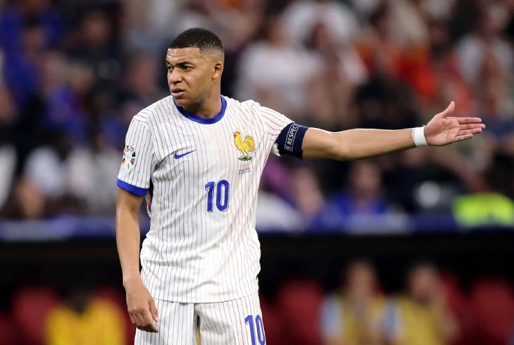 Mbappe bị tố mắc bệnh "sao", ra yêu sách với ĐT Pháp khiến fan tức giận - 1