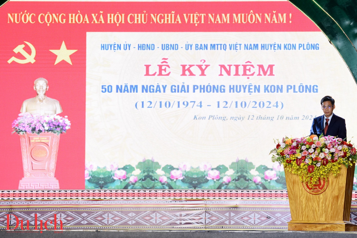 mang den tuyet dep trong le ky niem 50 nam ngay giai phong huyen konplong - 6