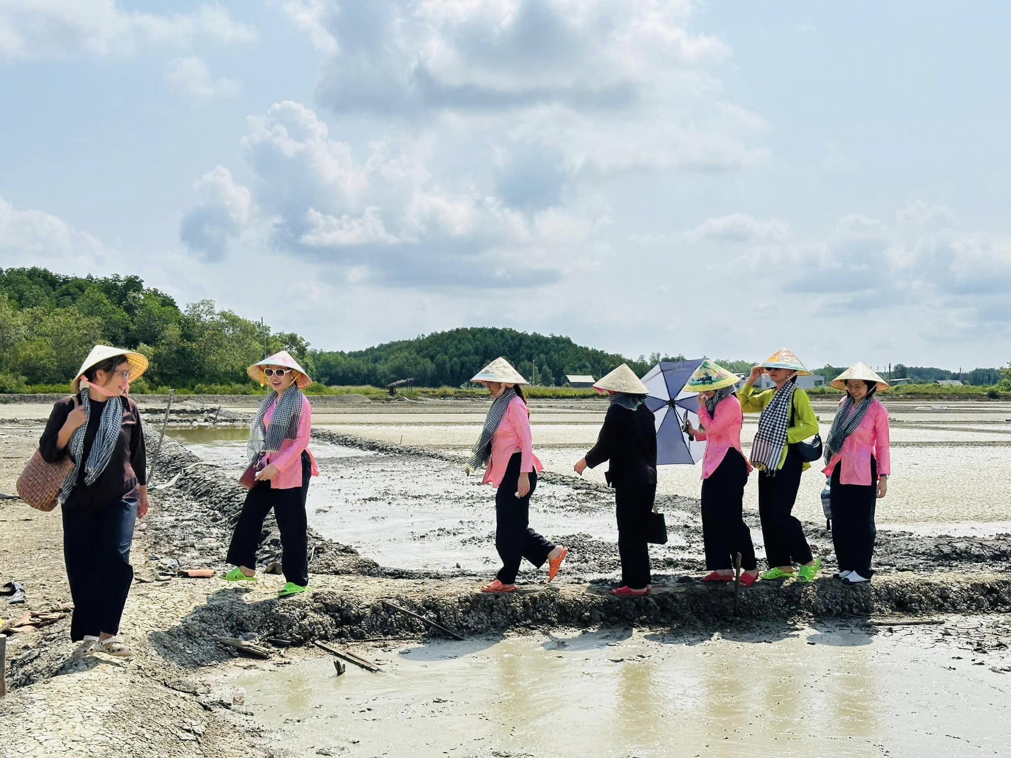 7 nhiệm vụ trọng tâm phát triển du lịch nông thôn - 1