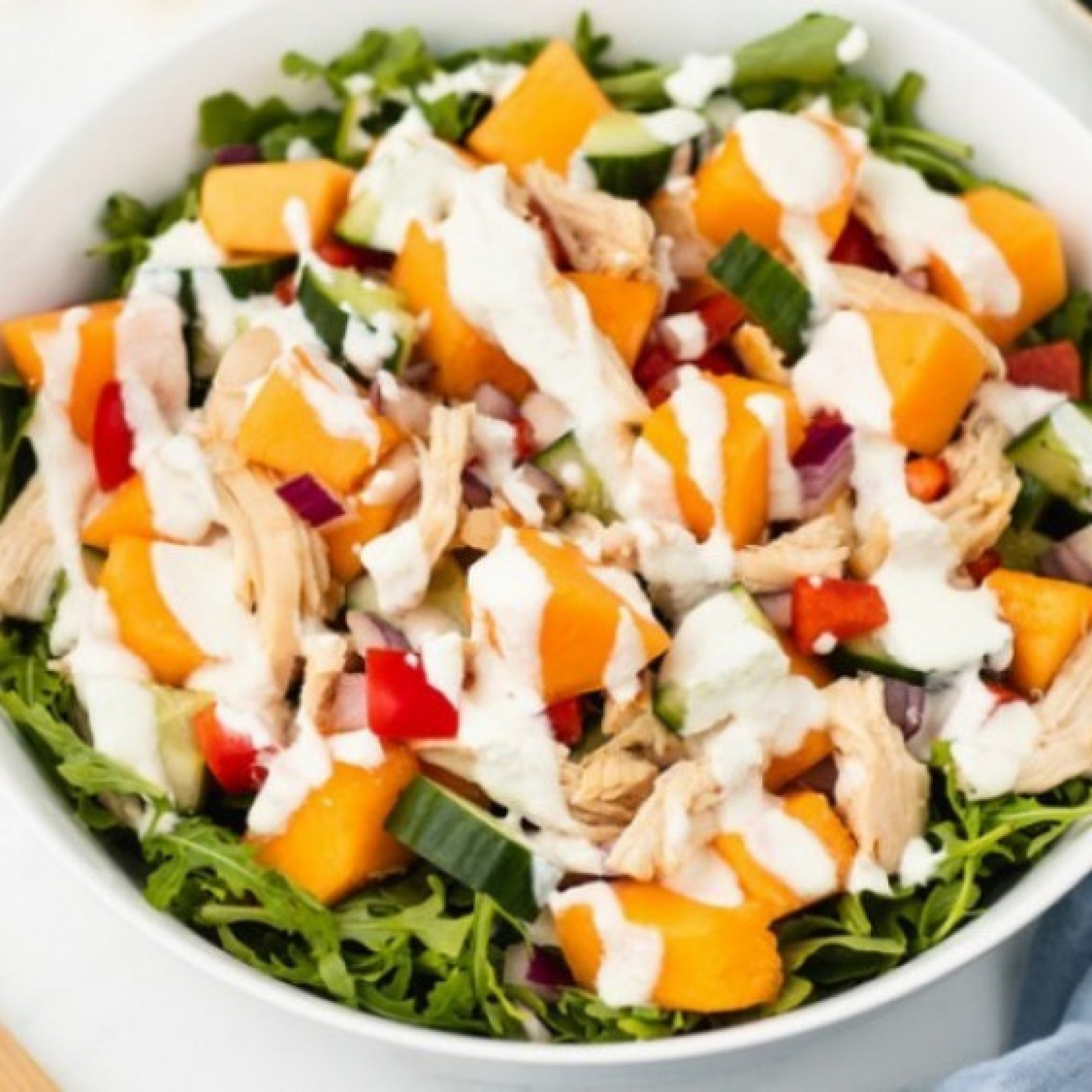 Công thức salad gà rau củ tuyệt ngon cho bữa tối đầu tuần