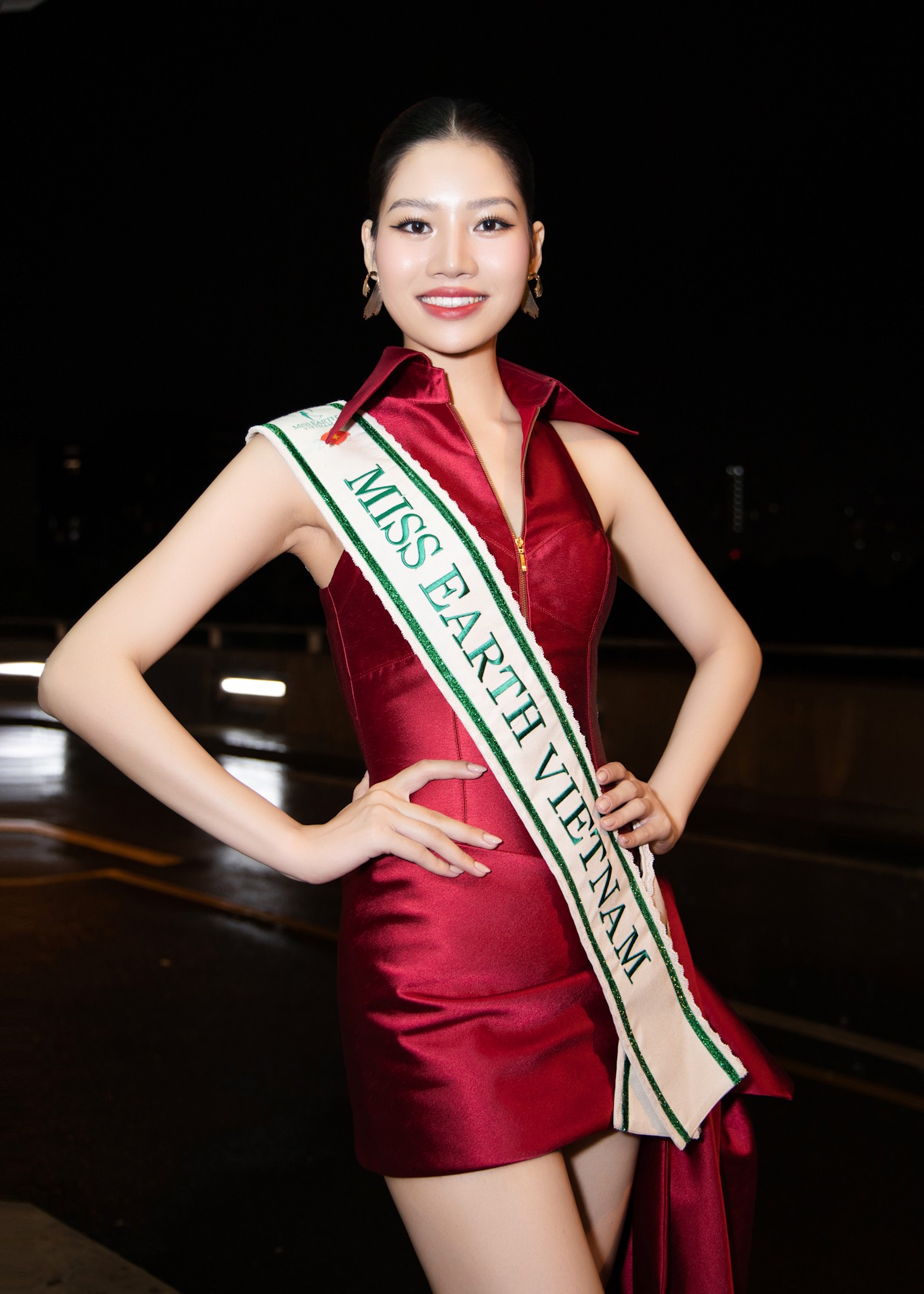 Trương Ngọc Ánh, Hoa hậu Đỗ Lan Anh tiễn Cao Ngọc Bích sang Philippines dự thi Miss Earth - 1