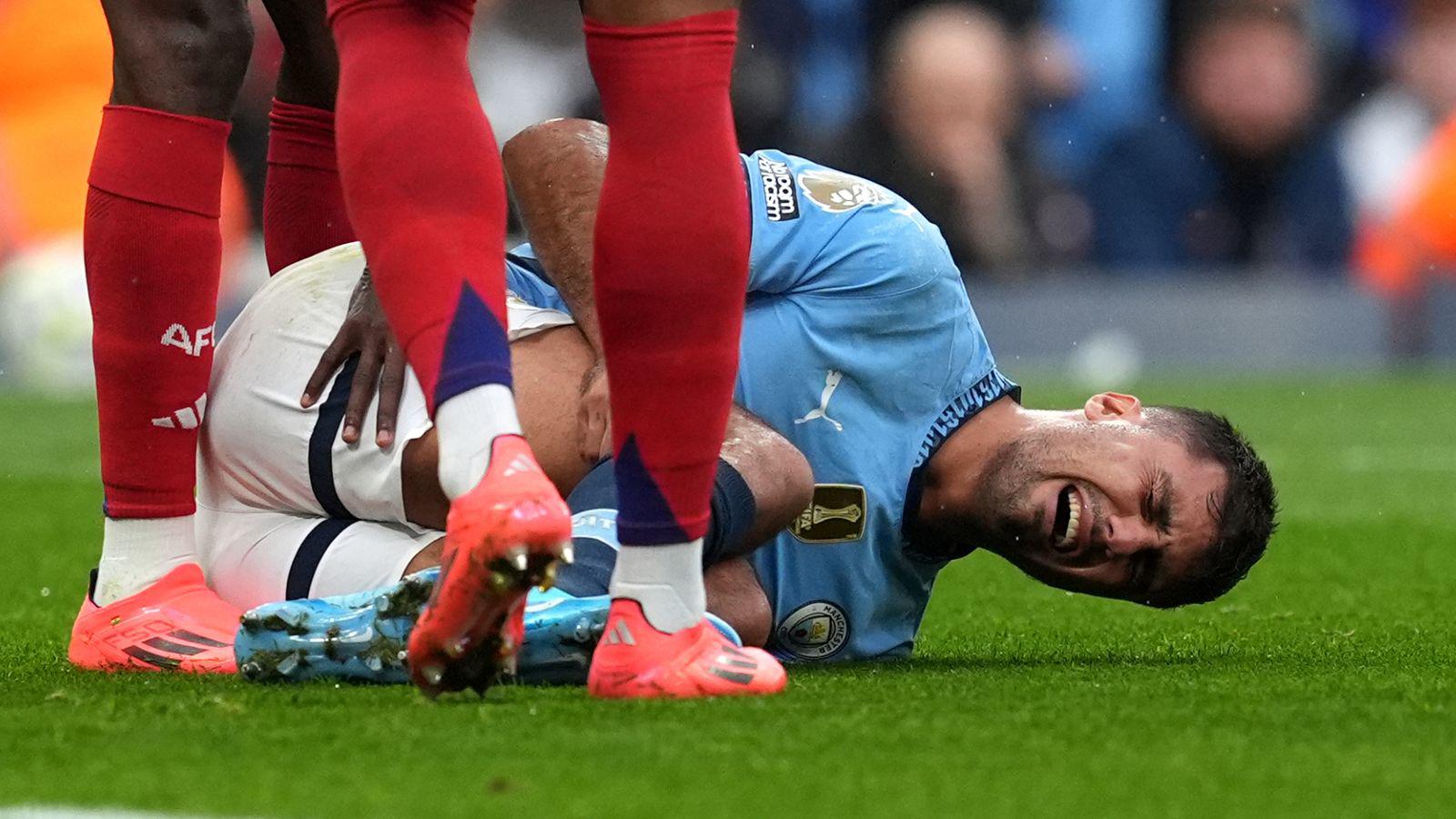 Đua tam mã Ngoại hạng Anh: Man City mong manh nhất thời Pep, vẫn dễ vô địch - 2