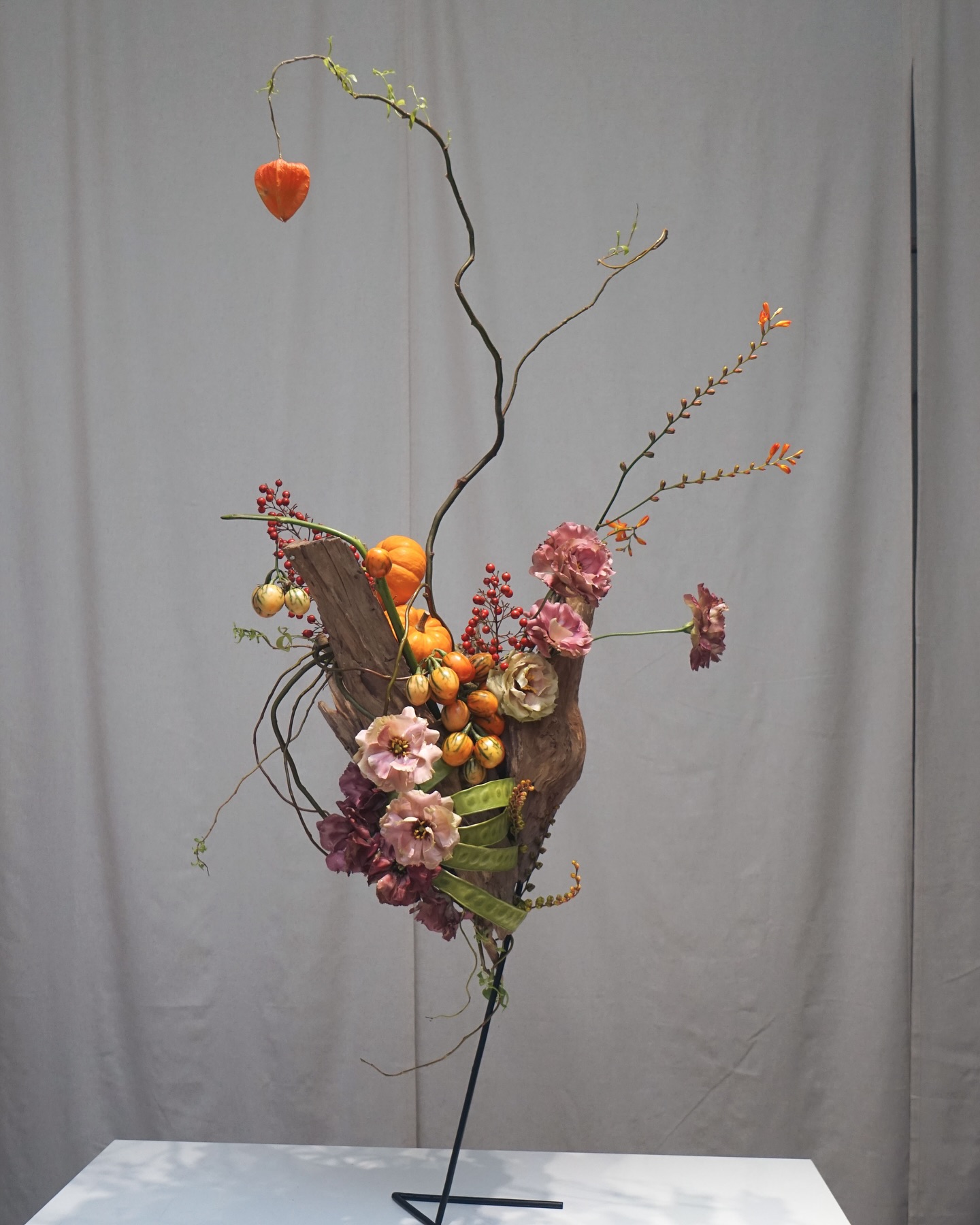 Ikebana - Nghệ thuật “hoa đạo” hòa mình cùng không khí Halloween - 4