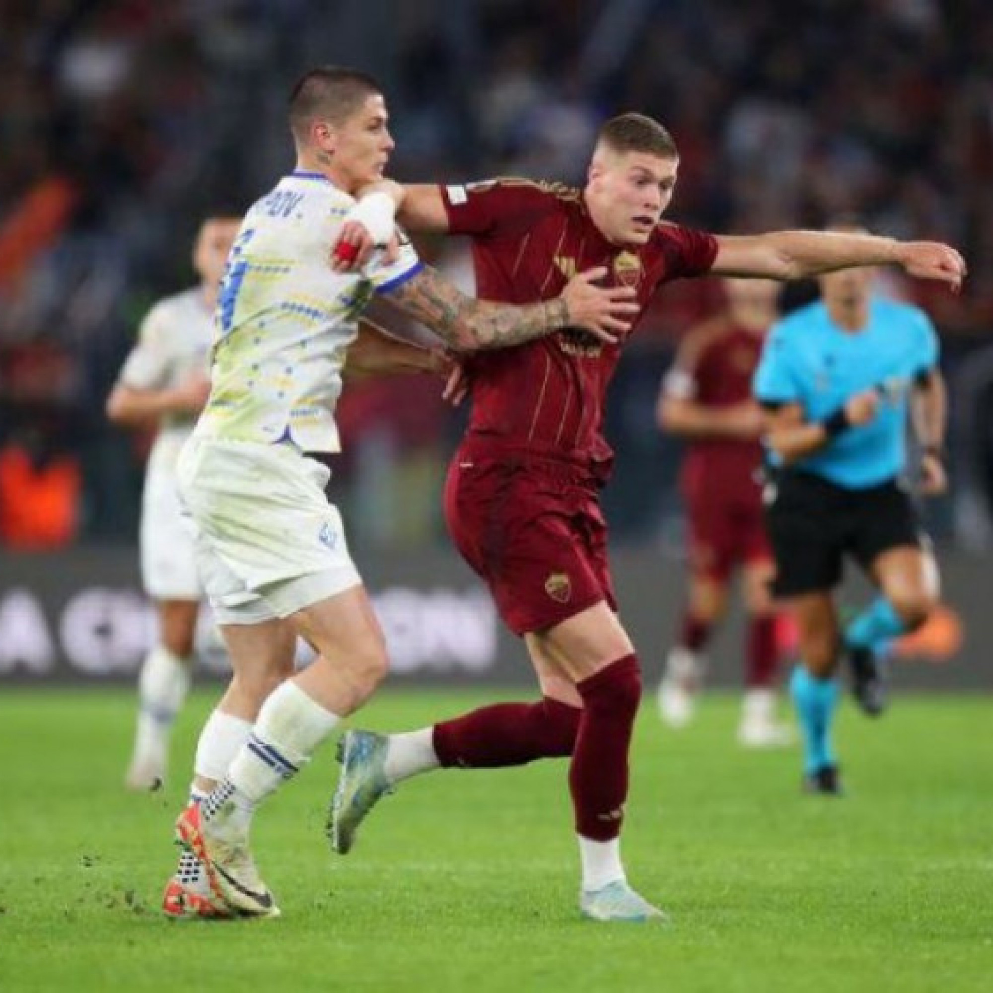  - Video bóng đá Roma - Dinamo Kiev: Định đoạt nhờ penalty (Europa League)