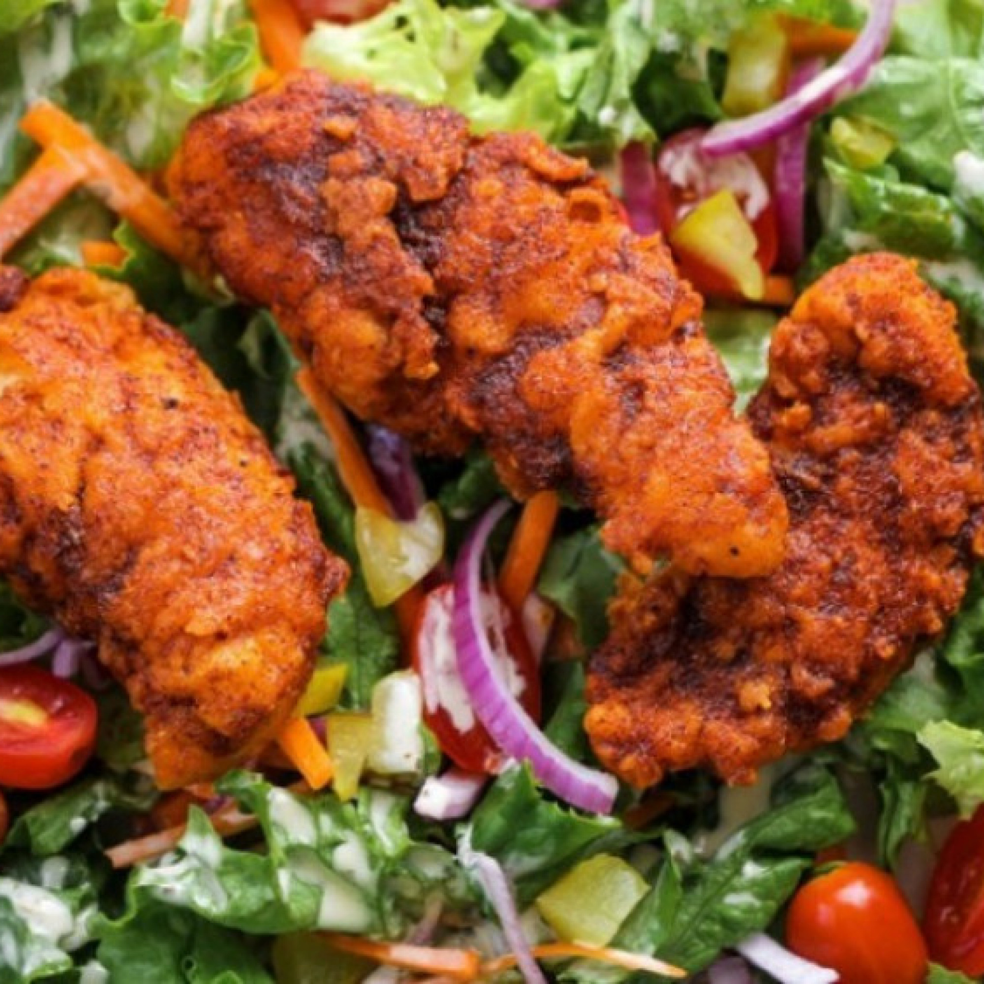 Đổi gió bữa cơm gia đình với món salad gà cay đậm vị