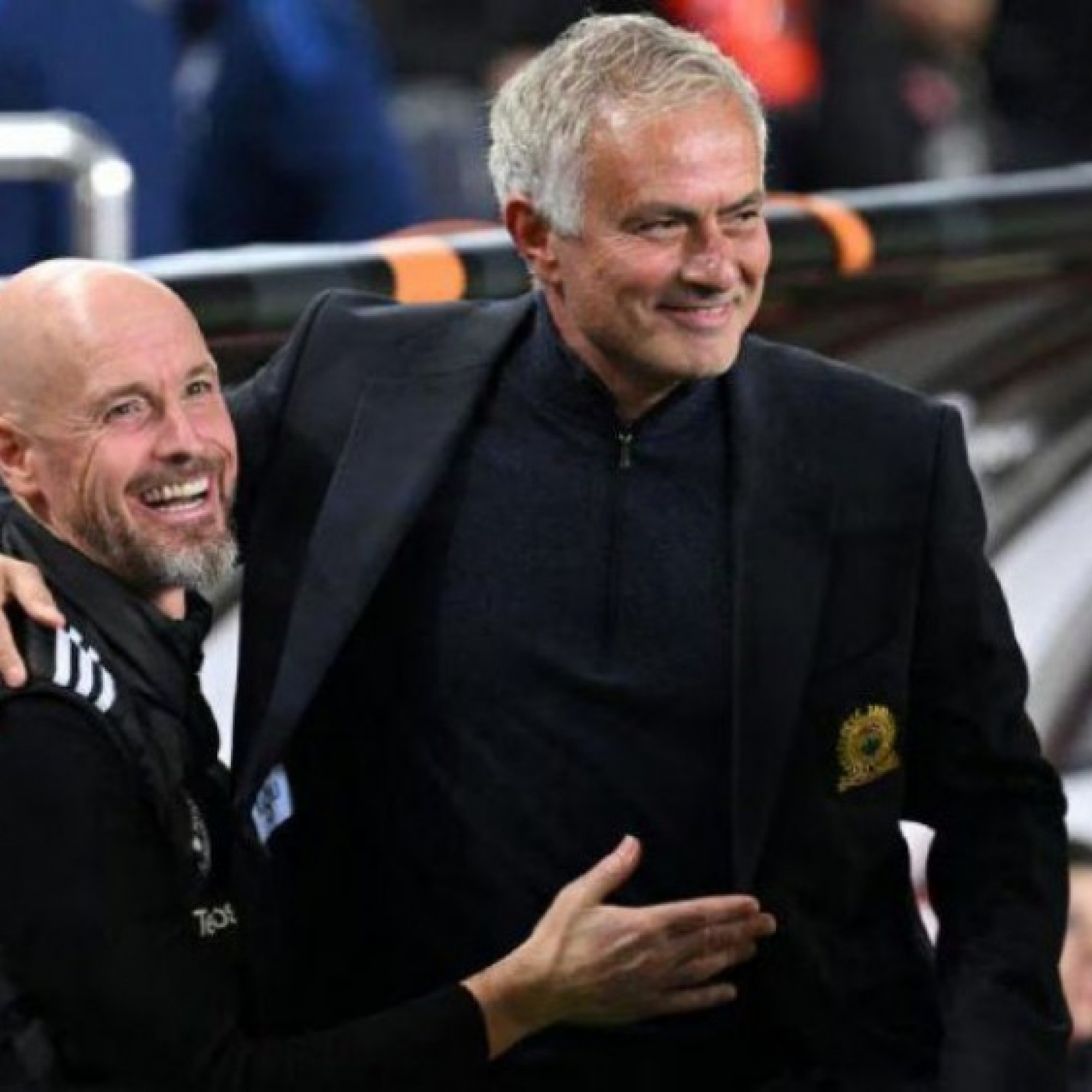  - Mourinho - Ten Hag tay bắt mặt mừng, Onana nói về 2 pha cứu thua khó tin