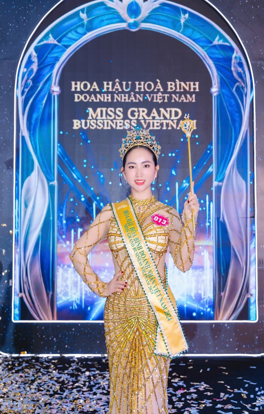 Trương Thị Mỹ Linh đăng quang Hoa hậu Hòa bình Doanh nhân Việt Nam 2024 - 1