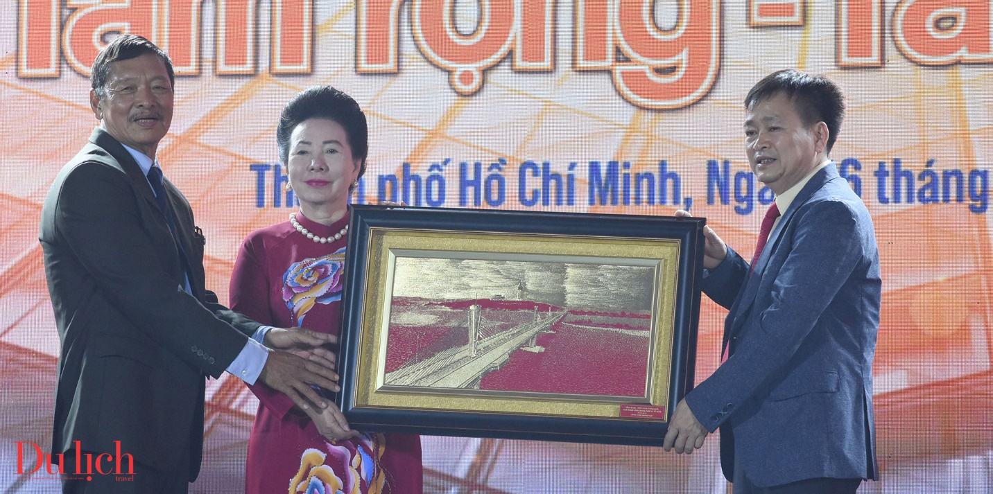 nghia tinh 'ngay hoi doanh nhan quang ngai va nhung nguoi ban' tai tp.hcm - 2