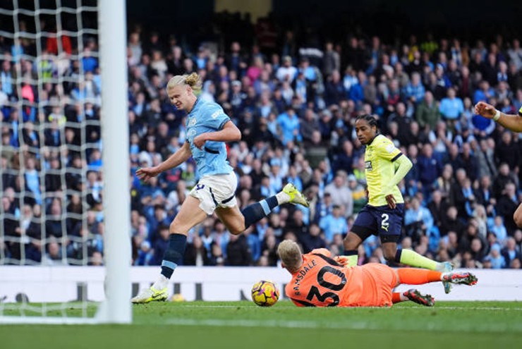 Bảng xếp hạng Ngoại hạng Anh: Man City tạm trở lại ngôi đầu, Brighton hụt top 4 - 1
