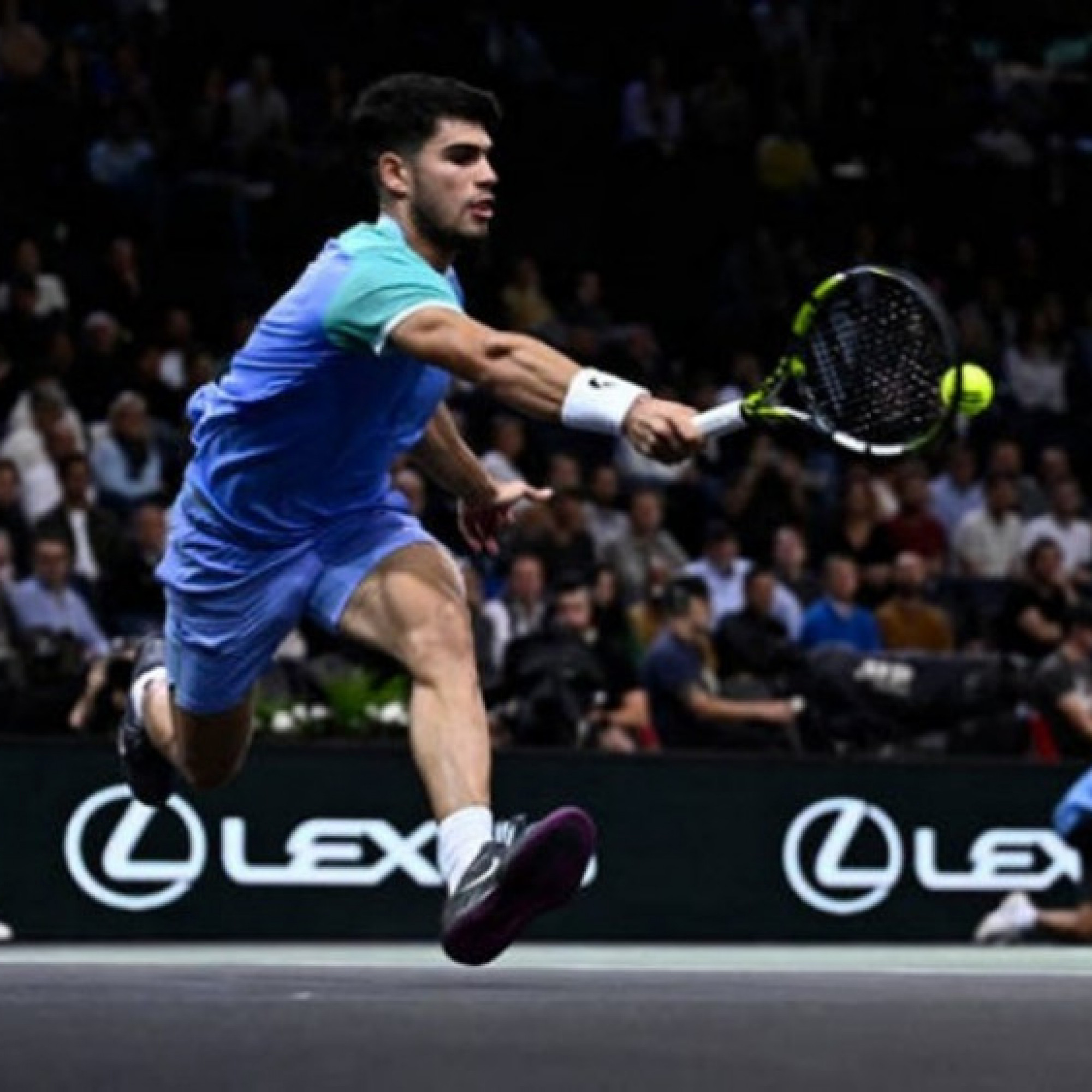  - Video tennis Alcaraz - Humbert: Sai lầm chí mạng ở set 3 (Paris Masters)