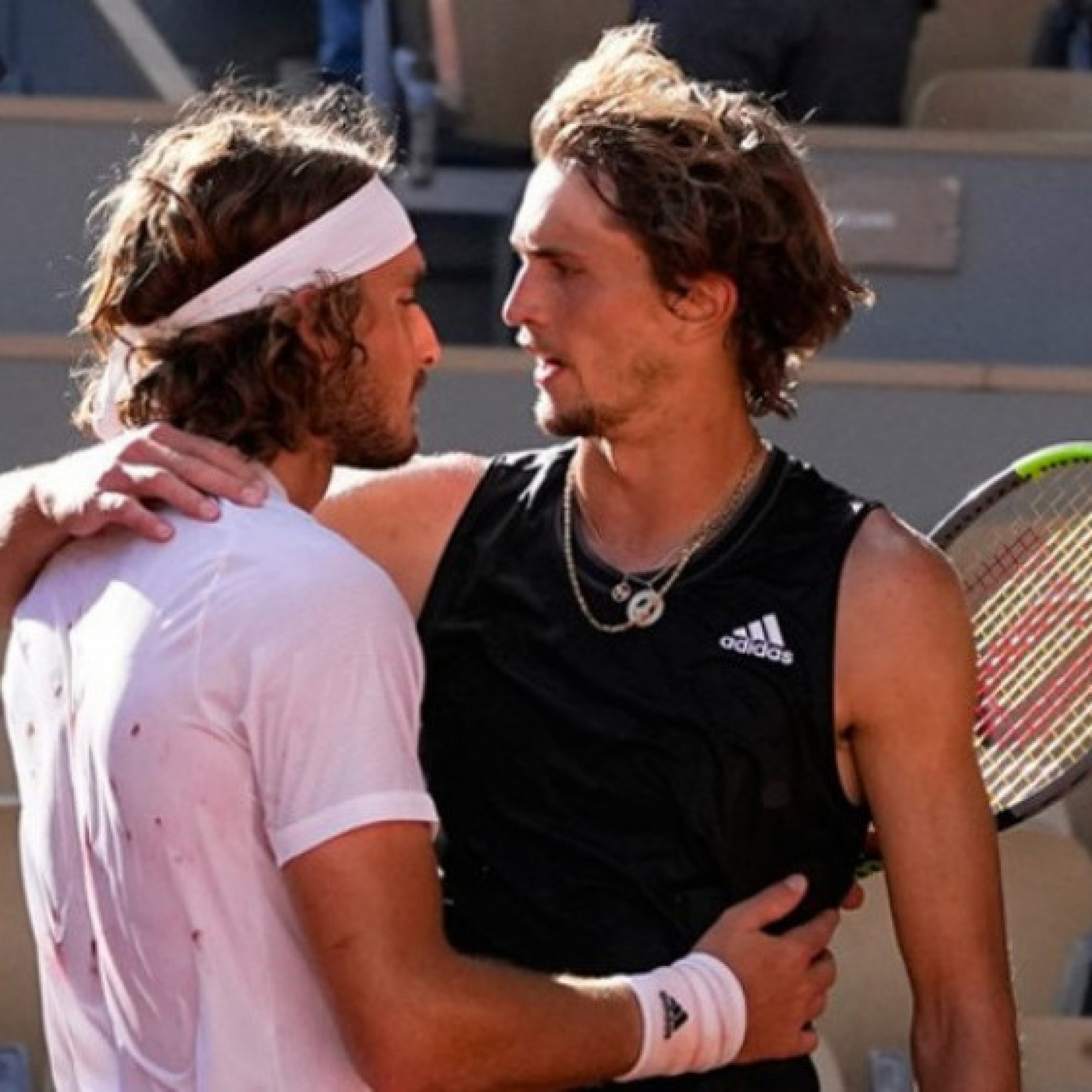  - Trực tiếp tennis Paris Masters ngày 5: Zverev đấu Tsitsipas tranh vé bán kết