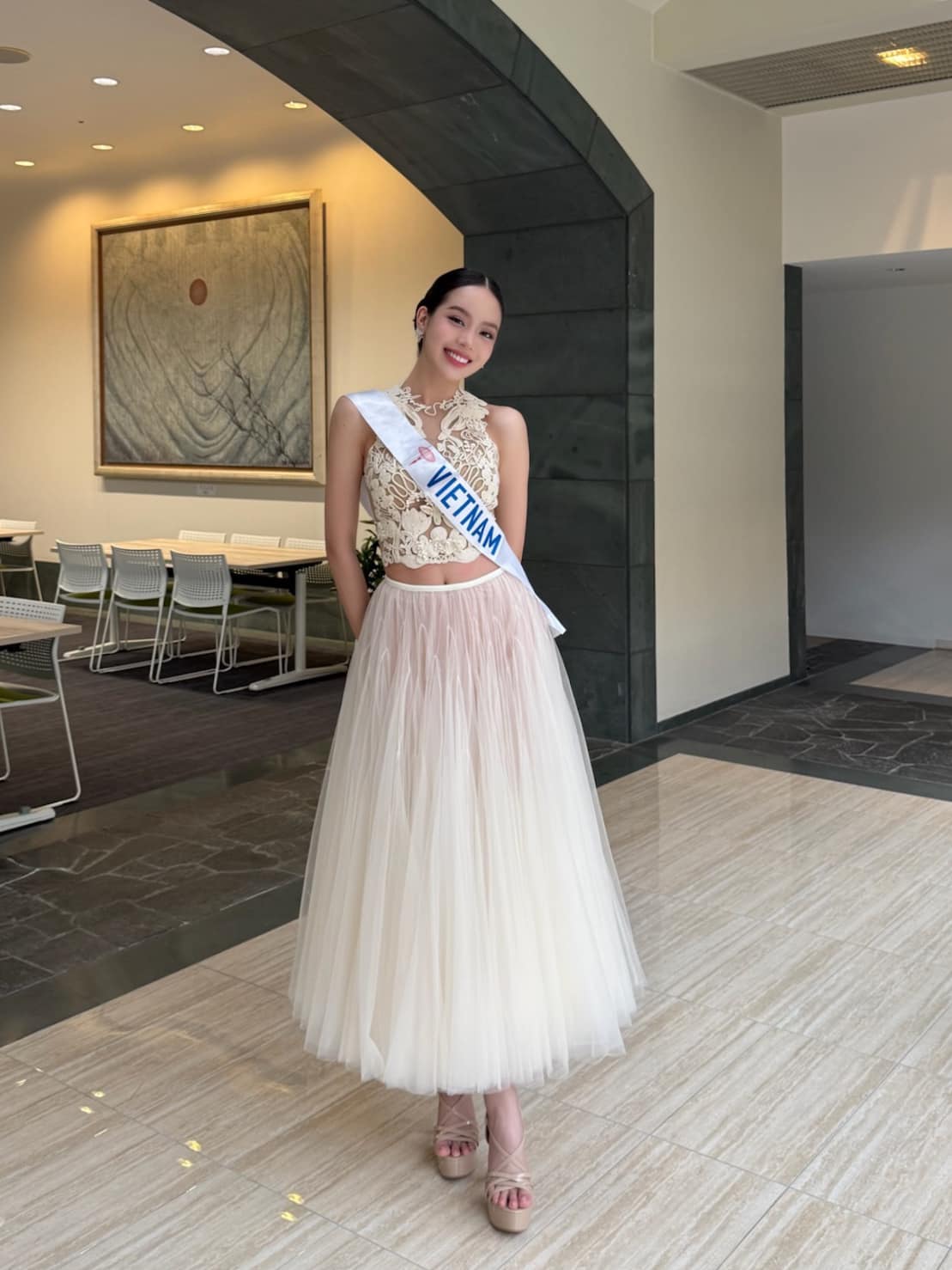 Ấn tượng loạt váy áo đầu tiên Hoa hậu Thanh Thuỷ đem đến Miss International 2024 - 4