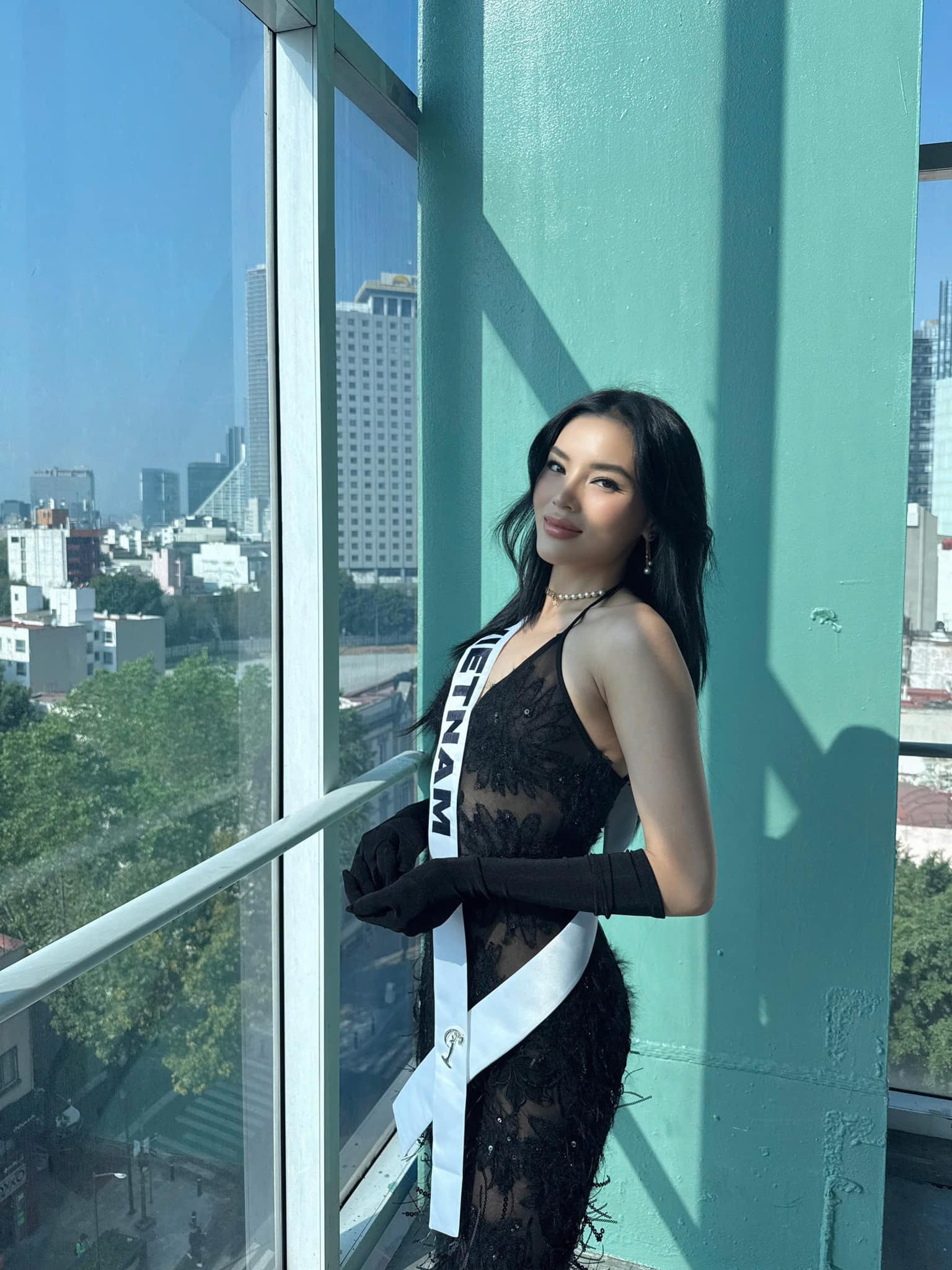 Kỳ Duyên áp đảo các đối thủ với 3 tấm hình trên trang chủ Miss Universe - 5