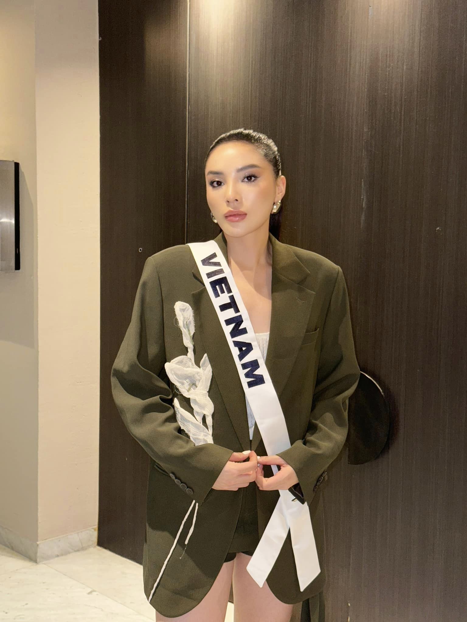 Kỳ Duyên áp đảo các đối thủ với 3 tấm hình trên trang chủ Miss Universe - 4