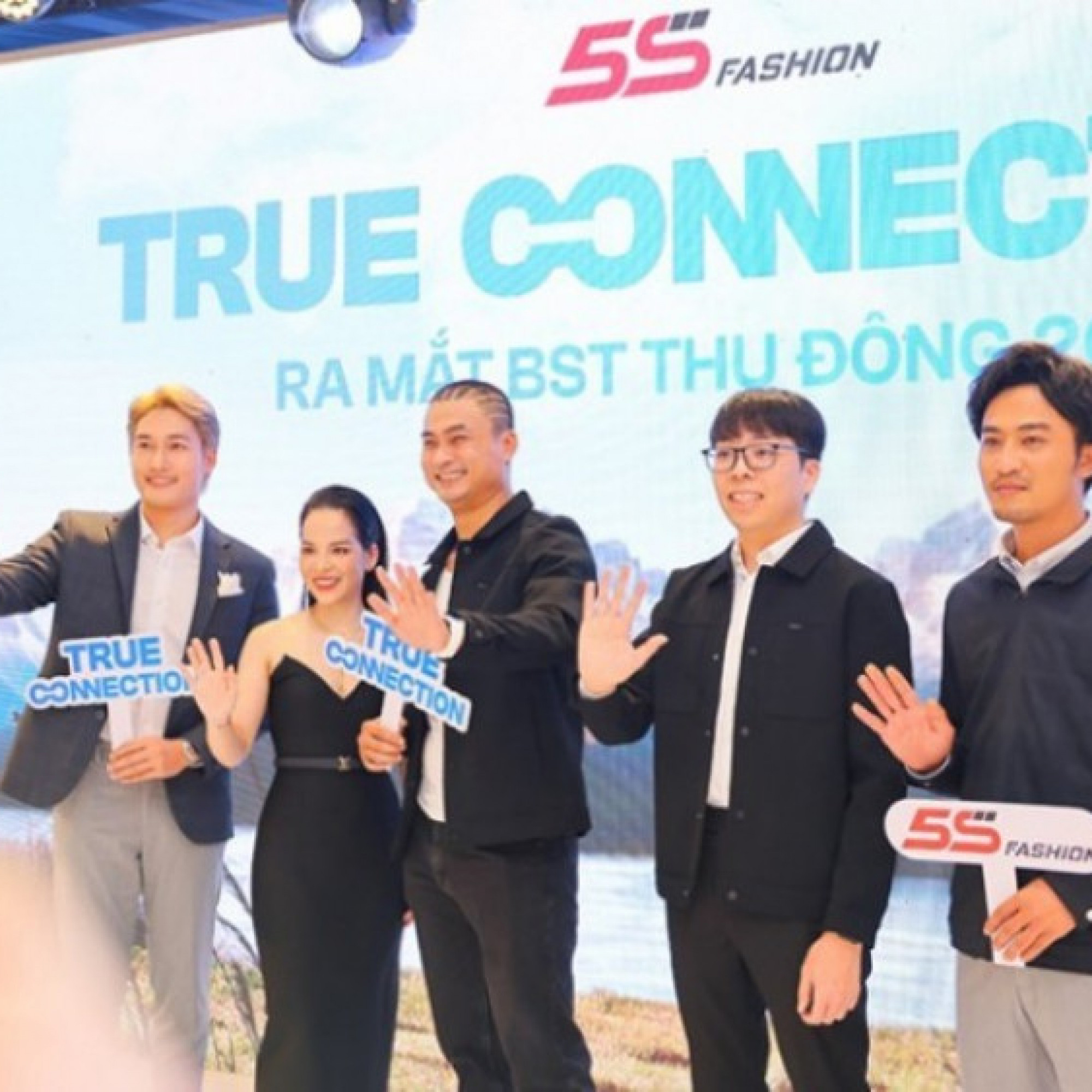 Giải trí - Anh em “Khương Liều” cùng Ngô Lan Hương “gây bão” tại sự kiện thời trang của 5S Fashion
