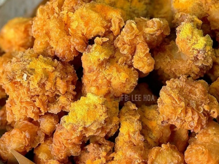 Trổ tài làm món gà rán Hàn Quốc thơm ngon, giòn rụm