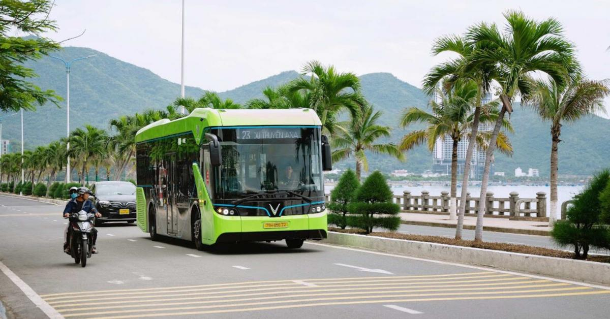 VinBus khai trương tuyến buýt điện đầu tiên tại Nha Trang