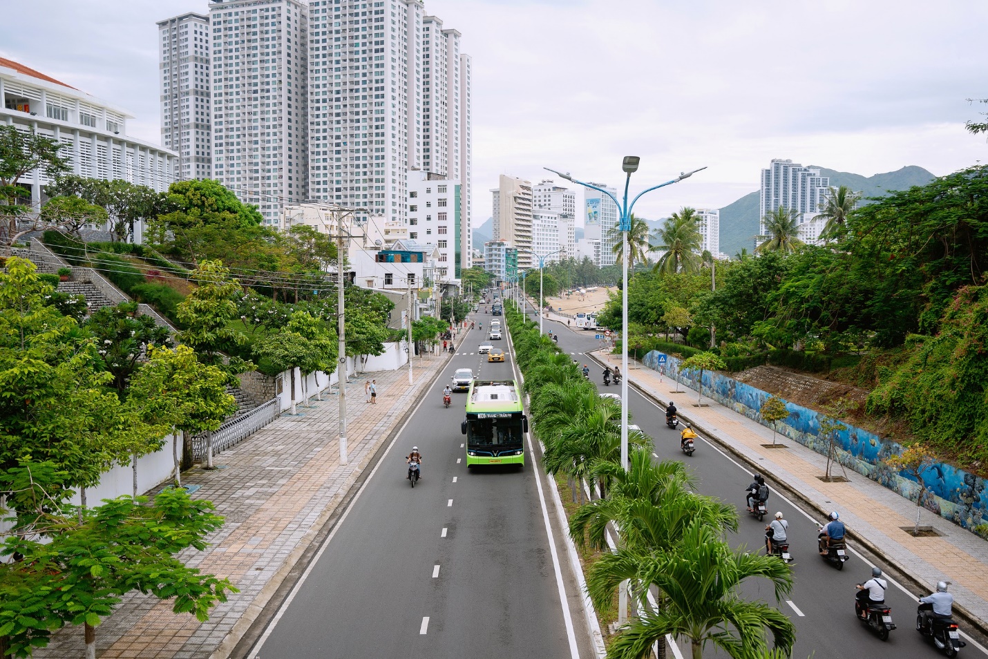 VinBus khai trương tuyến buýt điện đầu tiên tại Nha Trang - 1