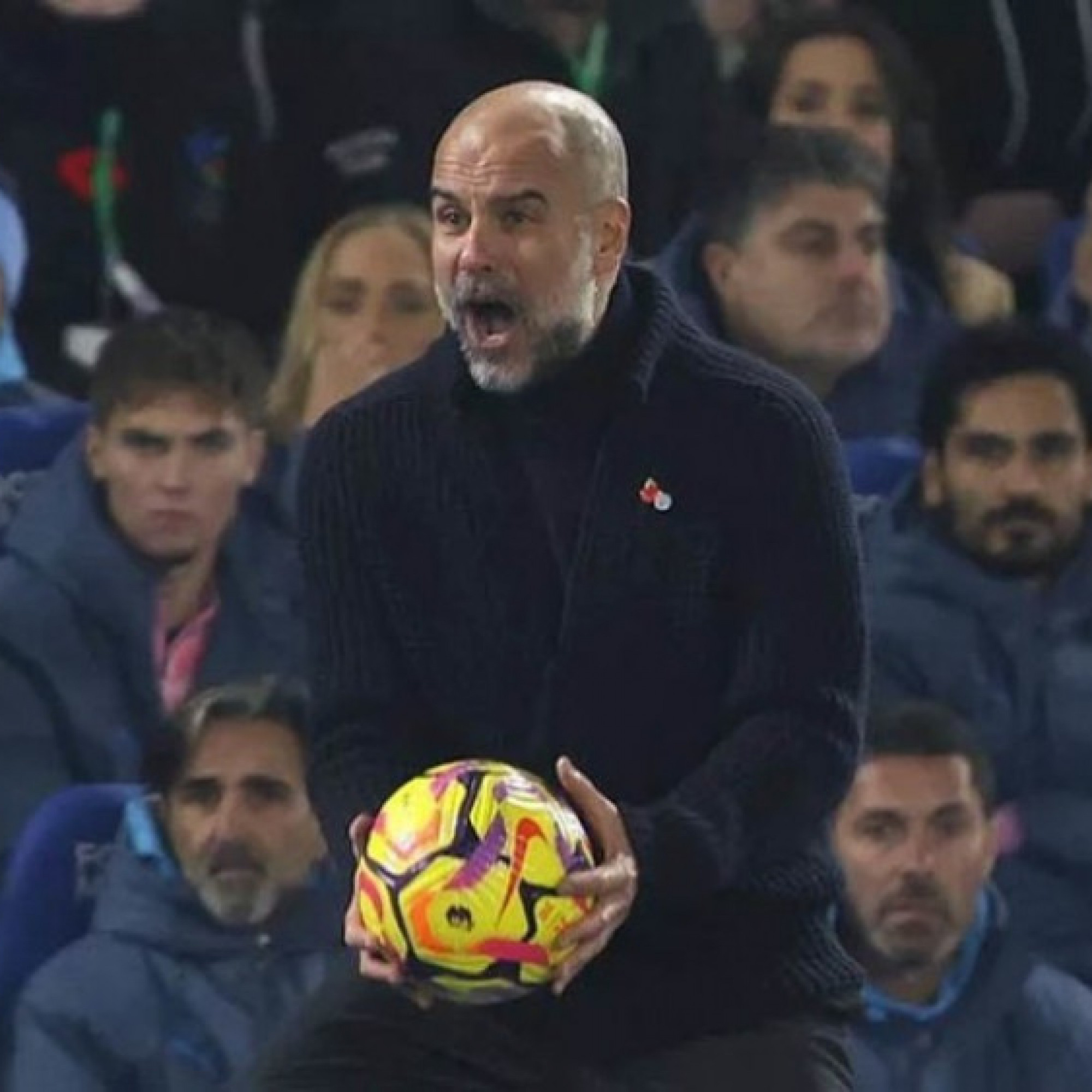  - Man City thua liền 4 trận: HLV Guardiola nói cứng, đua vô địch căng thẳng