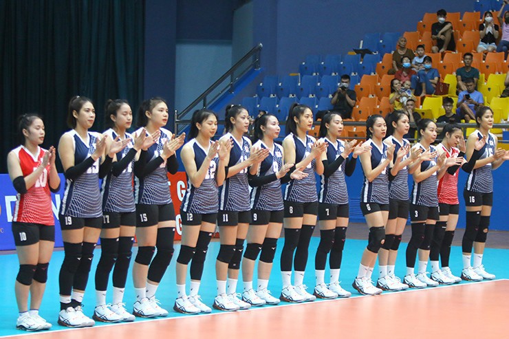 Nghẹt thở bóng chuyền nữ VN: Bích Tuyền đấu 5 set với ngoại binh 1m98 - 1