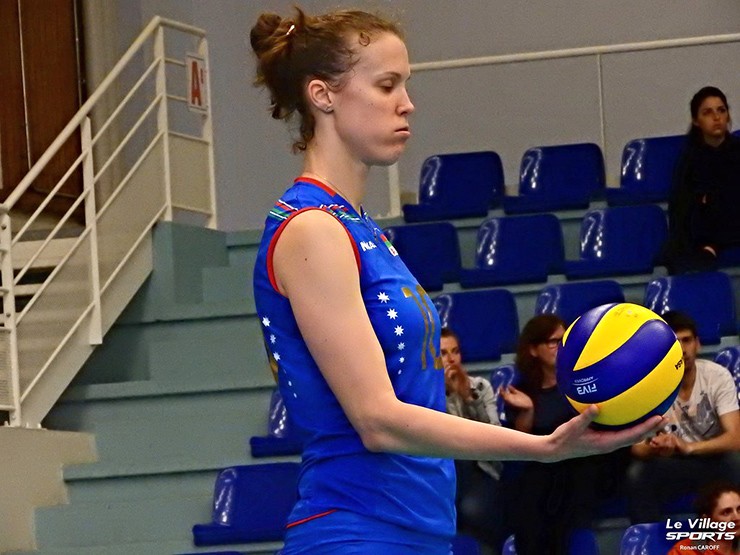 Nghẹt thở bóng chuyền nữ VN: Bích Tuyền đấu 5 set với ngoại binh 1m98 - 3