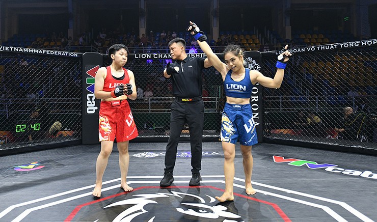 Cô giáo mầm non Lò Thị Phung lại lên sàn đấu MMA sau khi “đại náo” World Cup - 2