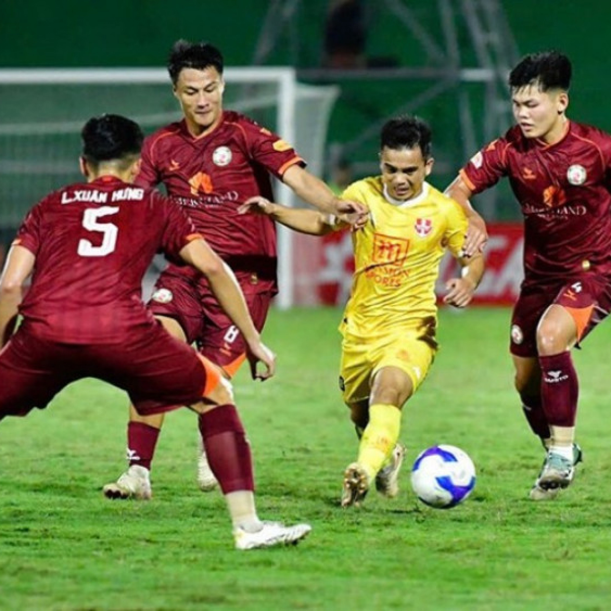  - Video bóng đá Bình Định - Hải Phòng: Siêu phẩm định đoạt (V-League)