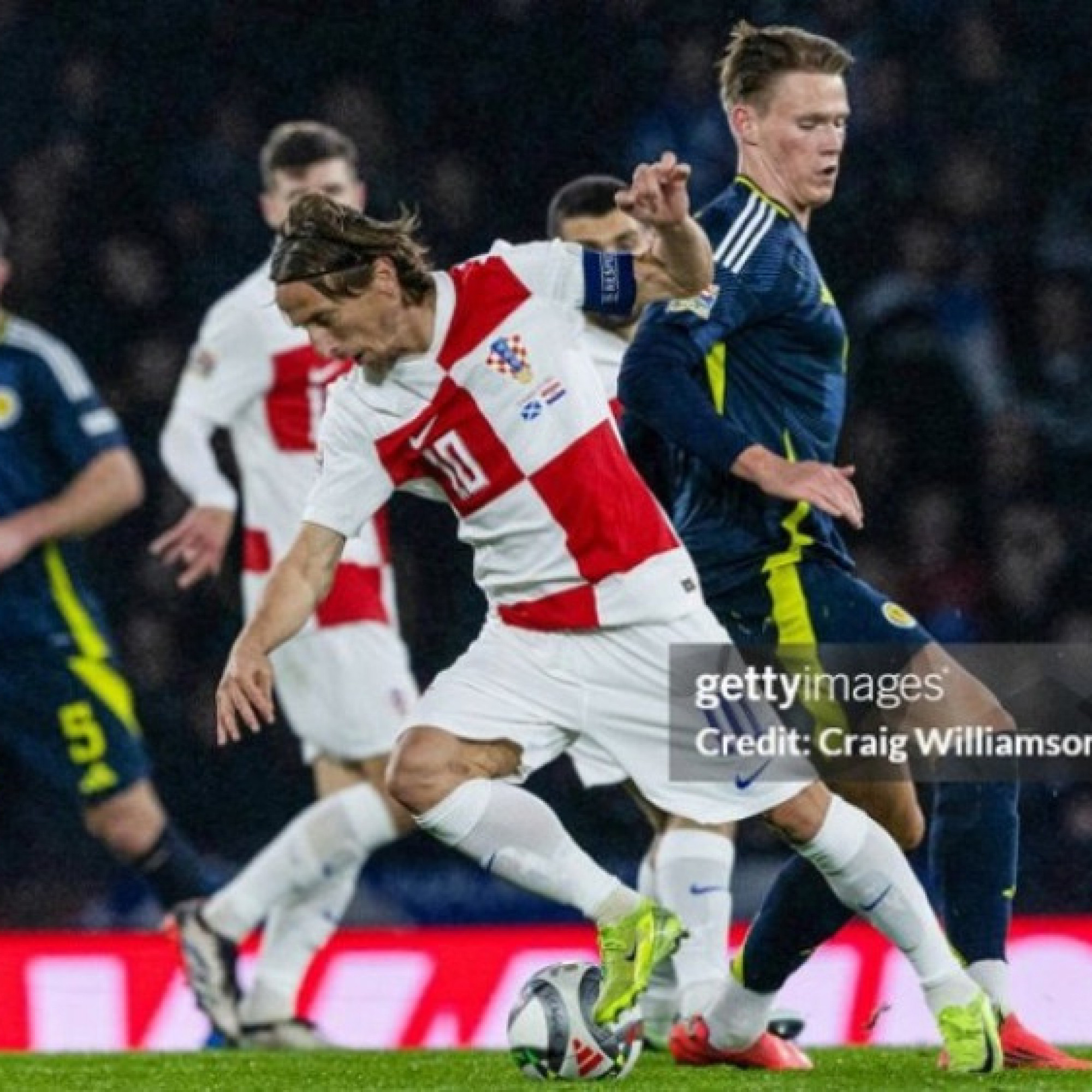  - Video bóng đá Scotland - Croatia: Thẻ đỏ cay đắng, vỡ òa phút 86 (Nations League)