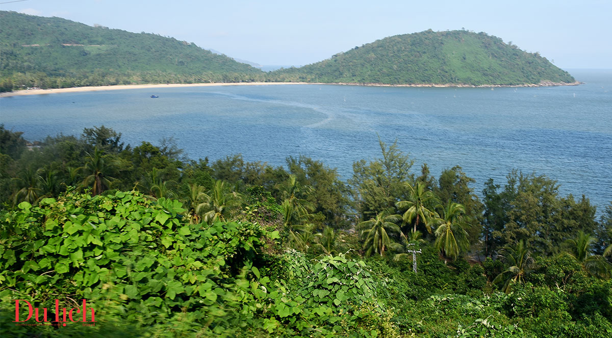 kham pha ve dep muon mau dat nuoc qua o cua tren chuyen tau bac- nam - 5