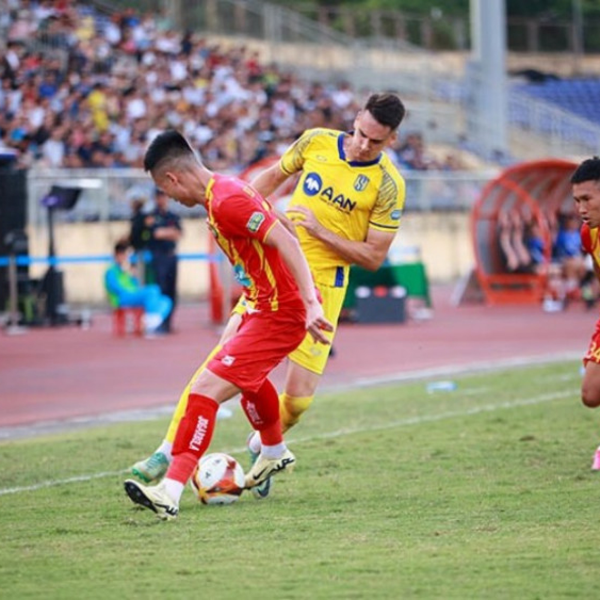  - Video bóng đá Thanh Hóa - Đà Nẵng: Tranh cãi bàn thắng hụt (V-League) (H1)