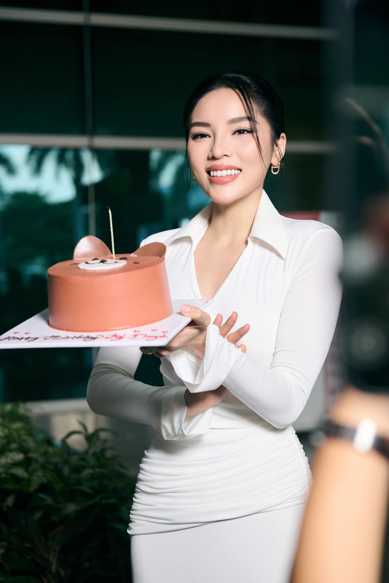 Kỳ Duyên được fan tổ chức sinh nhật bù khi vừa về nước sau thành tích Top 30 Miss Universe 2024 - 4