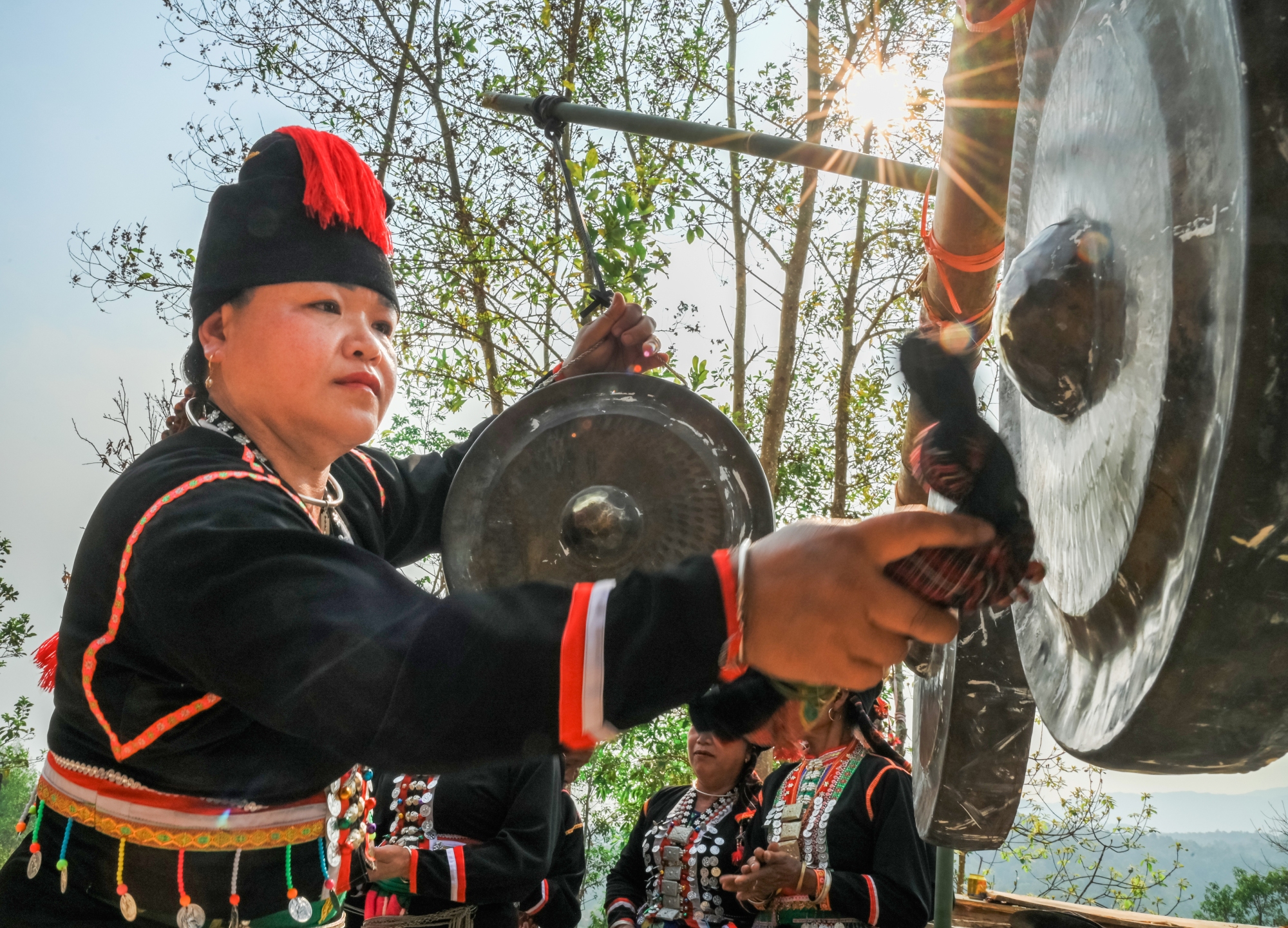 khoi day ban sac trang phuc kho mu, danh thuc du lich cong dong - 2