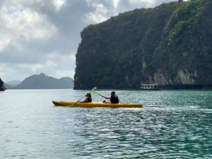  - Vì sao dừng dịch vụ chèo thuyền kayak tại quần đảo Cát Bà?