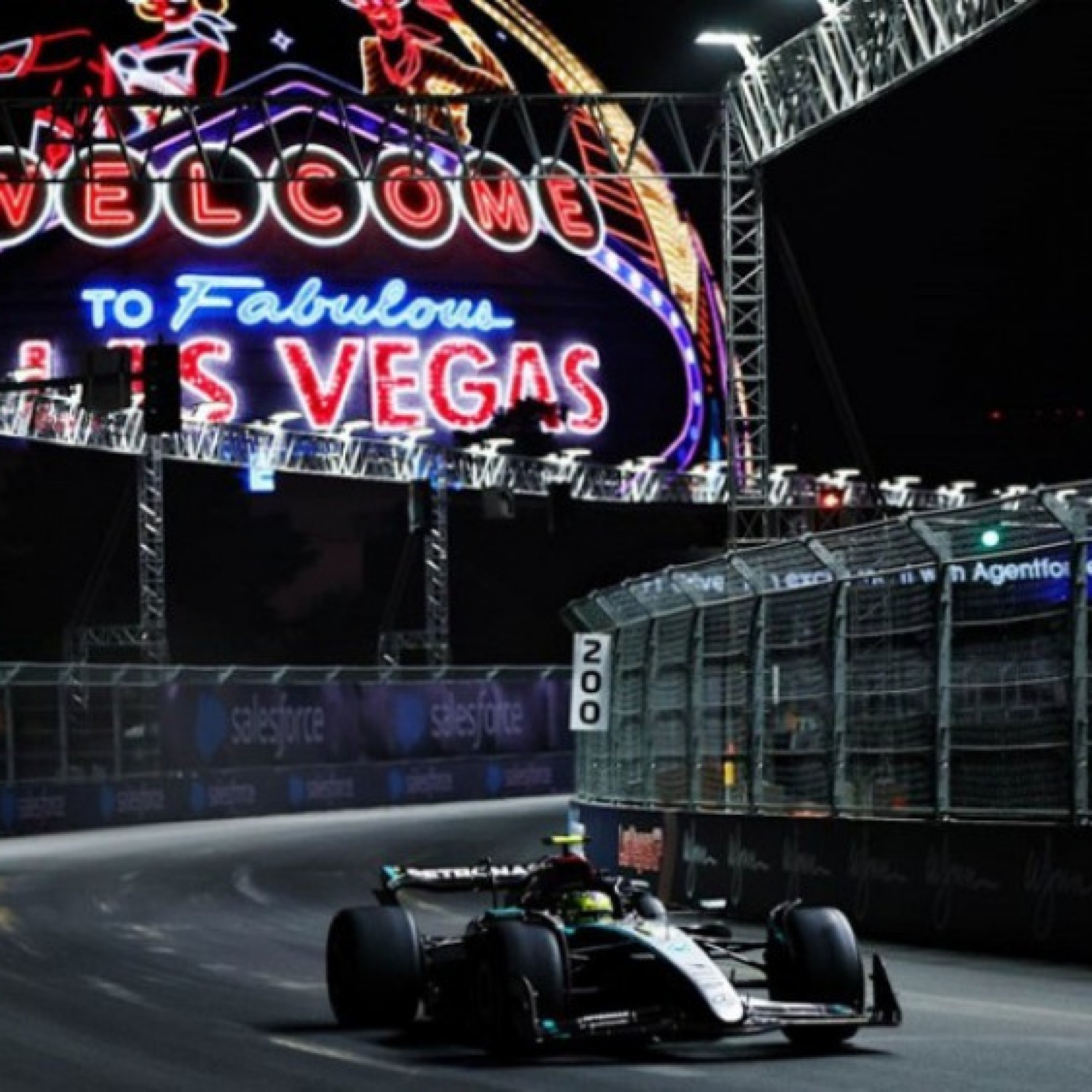  - Đua xe F1, thử nghiệm Las Vegas GP: Mercedes đứng đầu, các ứng viên vô địch gặp khó