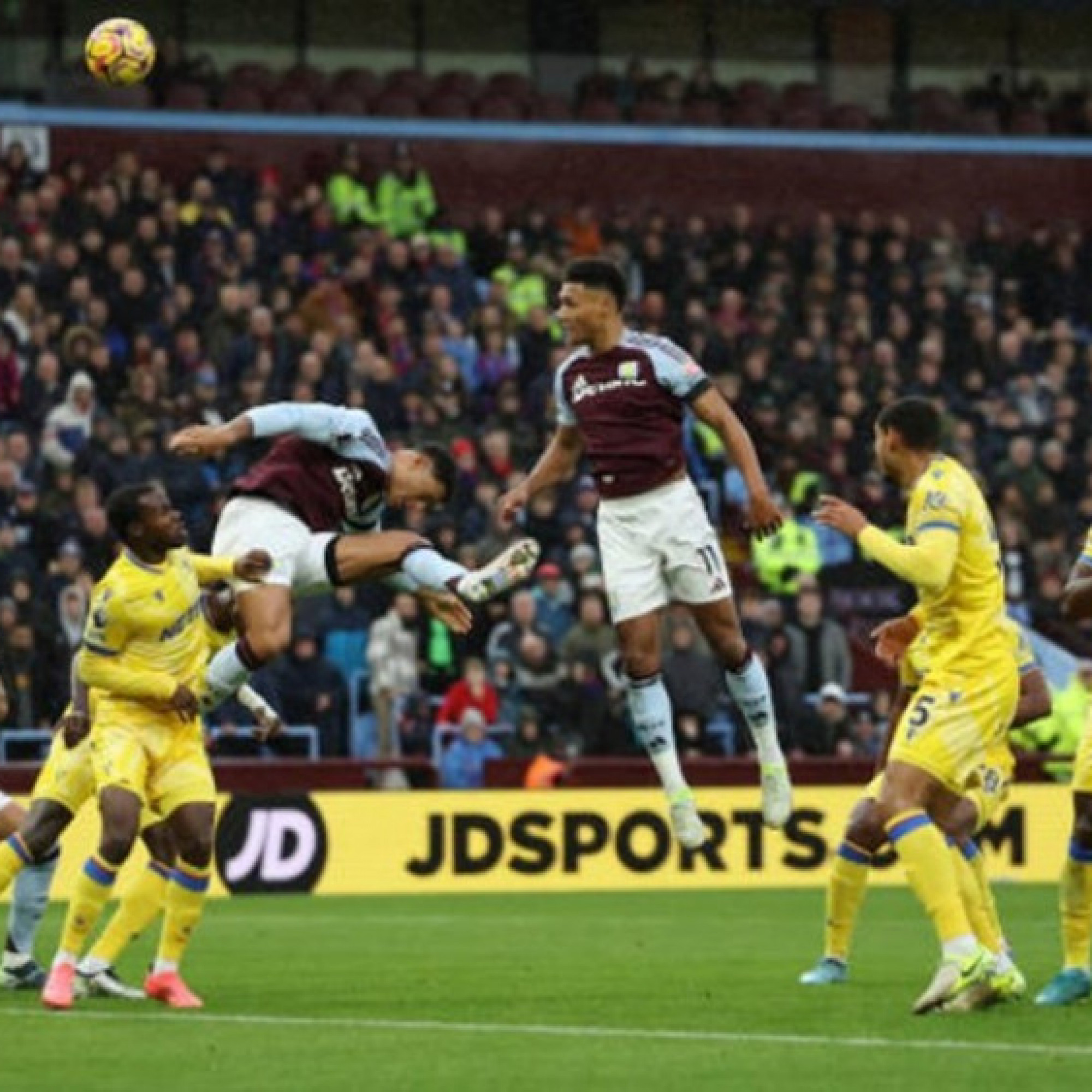  - Video bóng đá Aston Villa - Crystal Palace: Choáng váng phản công, vô duyên 11m (Ngoại hạng Anh) (H1)