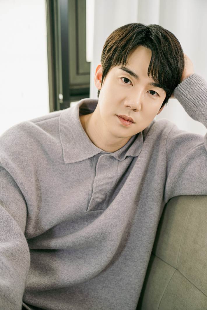 Yoo Yeon Seok - "Tài phiệt" từ trong phim đến ngoài đời, tuổi 40 độc thân đắt giá - 5