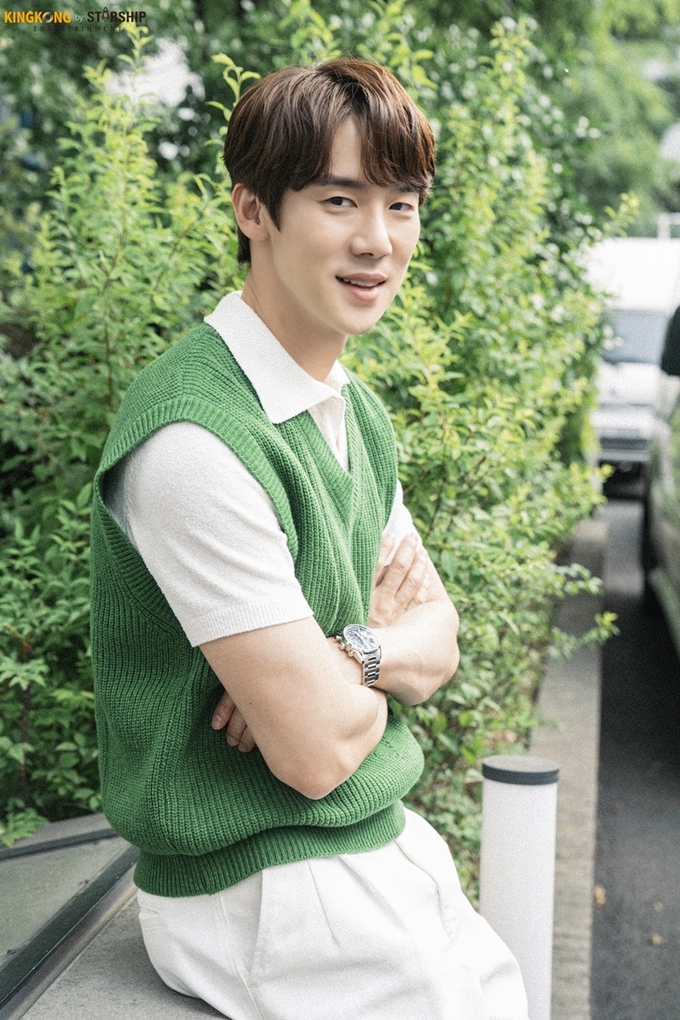 Yoo Yeon Seok - "Tài phiệt" từ trong phim đến ngoài đời, tuổi 40 độc thân đắt giá - 6