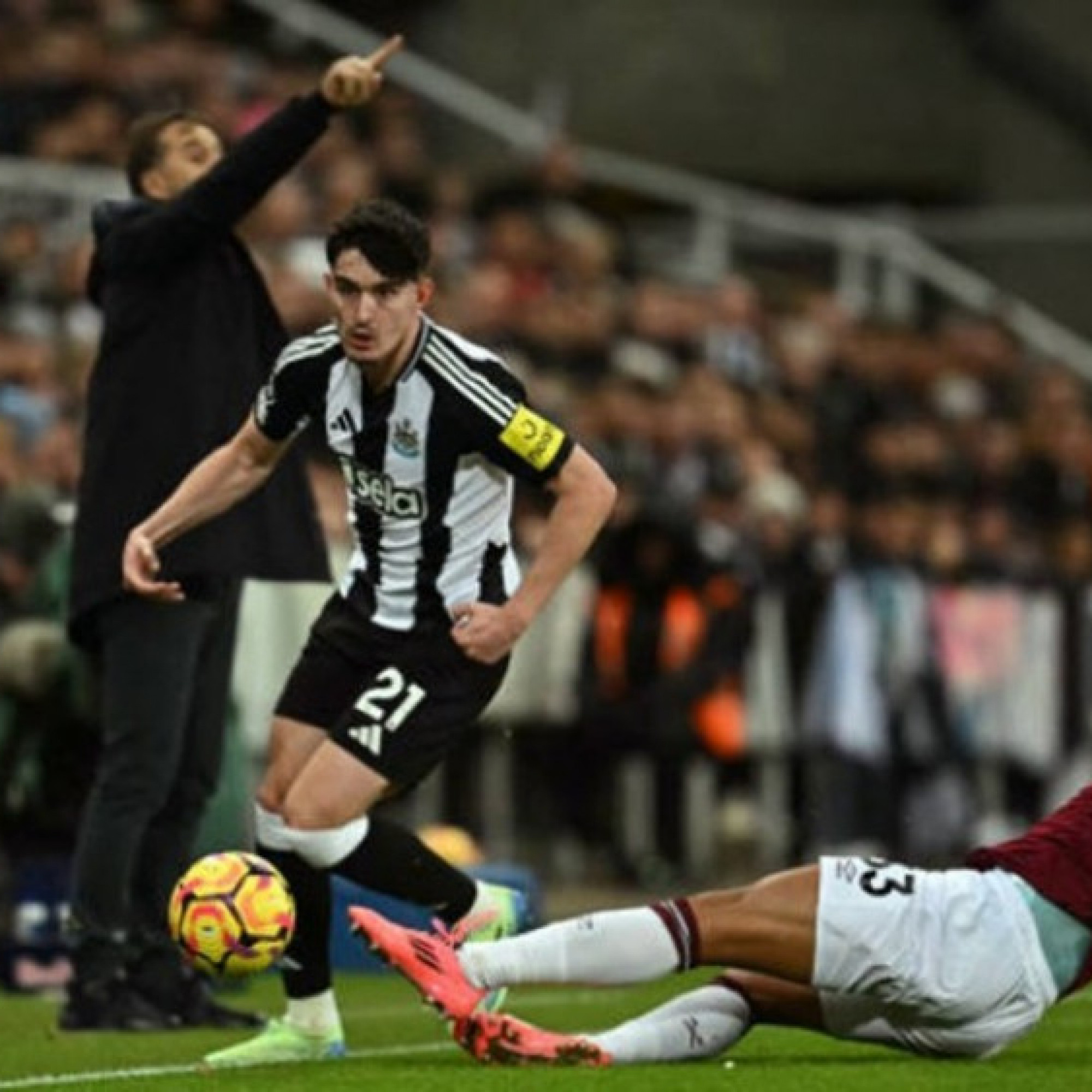  - Trực tiếp bóng đá Newcastle - West Ham: Wan-Bissaka nâng tỷ số lên 2-0 (Ngoại hạng Anh)