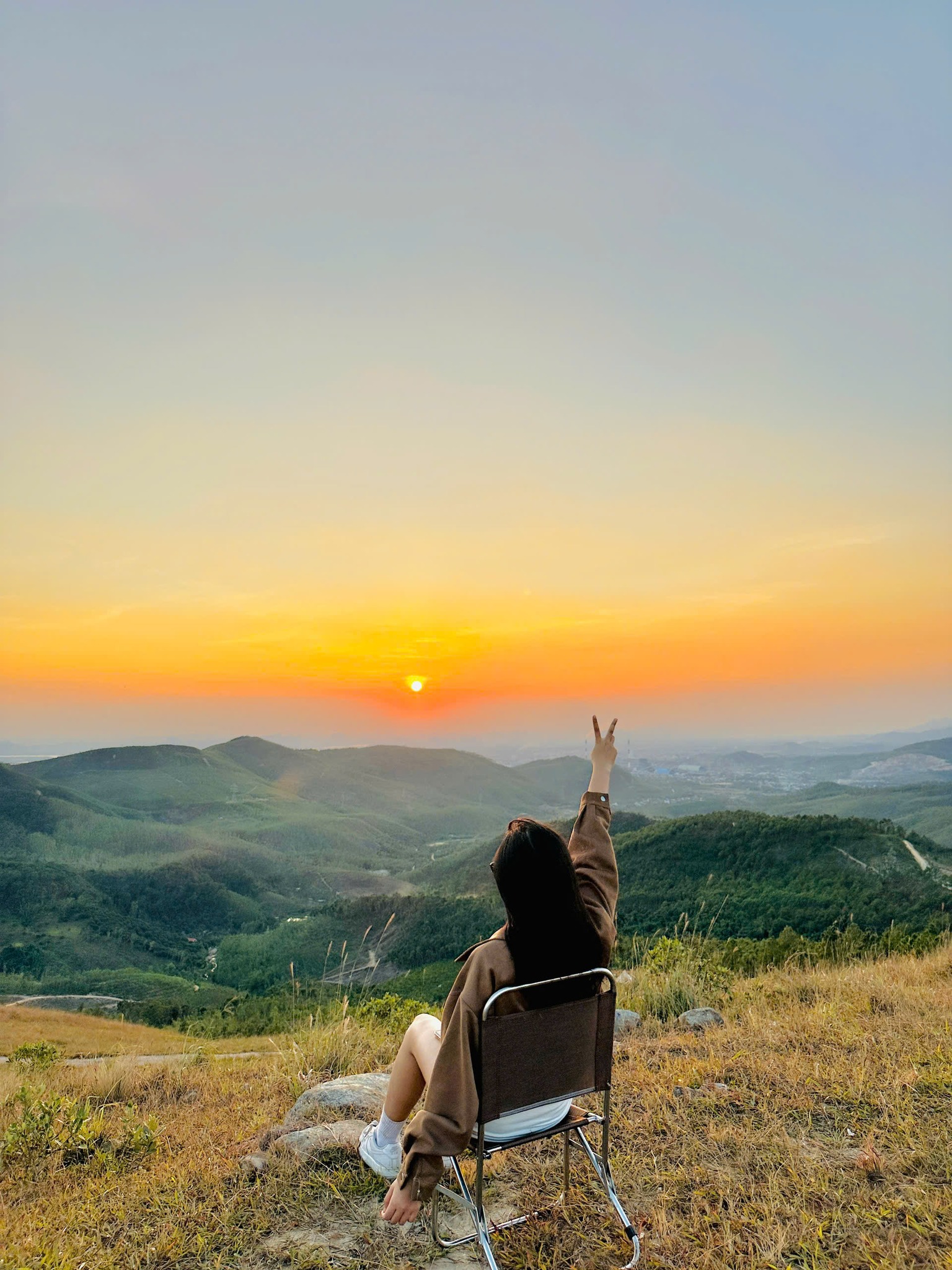 Kinh nghiệm “săn” hoàng hôn ở đỉnh Phượng Hoàng mùa cỏ cháy - 3