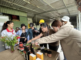  - Nông dân TP.HCM: Từ người sản xuất đến người kết nối du lịch