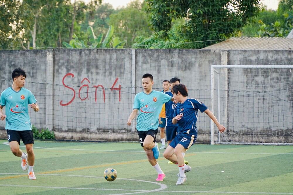 Giải bóng đá “Cúp trao em” hướng đến học sinh vùng bão - 2