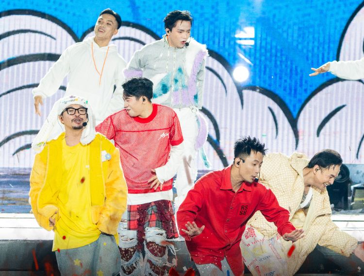 Anh Tài Tự Long “tung hint” sẽ có concert Anh Trai Vượt Ngàn Chông Gai Day 3?