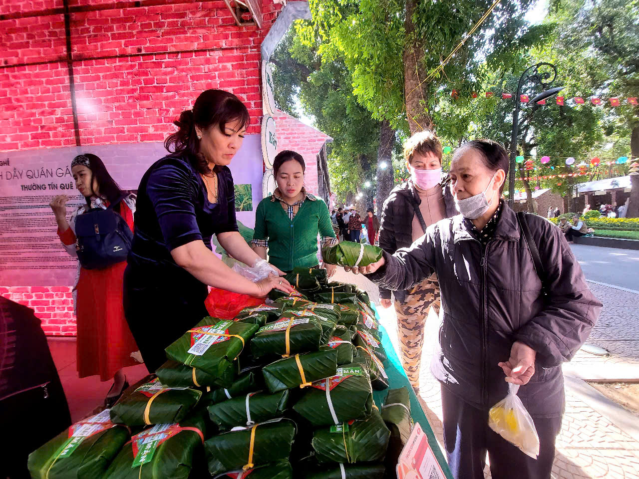 Người Thủ đô mê say với lễ hội toàn món ngon của nghệ nhân - 3