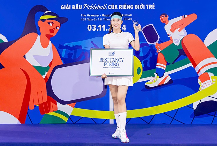 Hoa hậu Thái Thị Hoa chơi pickleball "máu lửa", vòng ba nóng bỏng nhờ tập thể thao - 9