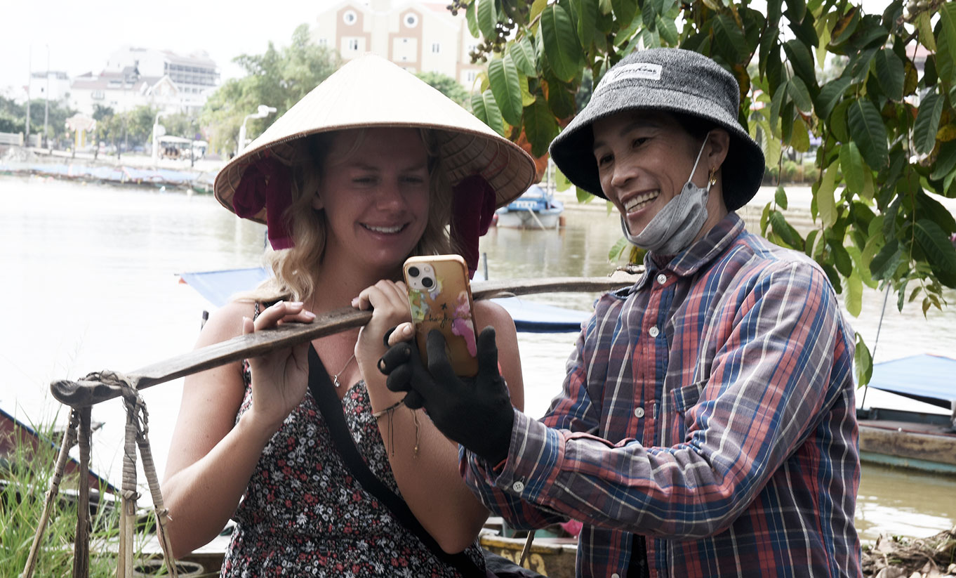 mua reu gieo thuong nho lam say long du khach den voi pho co hoi an - 13