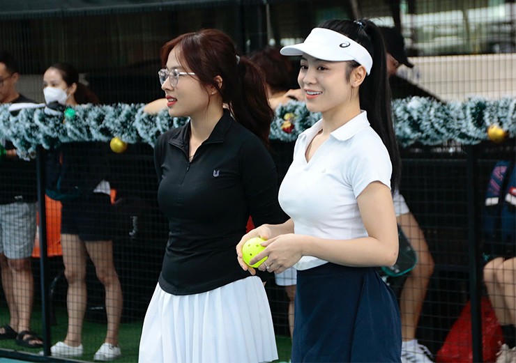 Vợ đẹp của Lý Hoàng Nam tranh tài pickleball cùng các hot girl, muốn vô địch cùng chồng - 9
