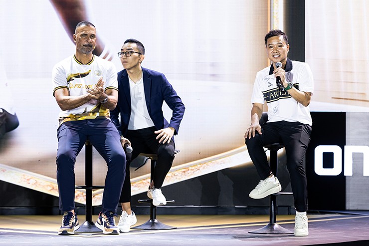 Huyền thoại Ruud Gullit và Hồng Sơn “mách nước” ĐT Việt Nam trước AFF Cup - 1