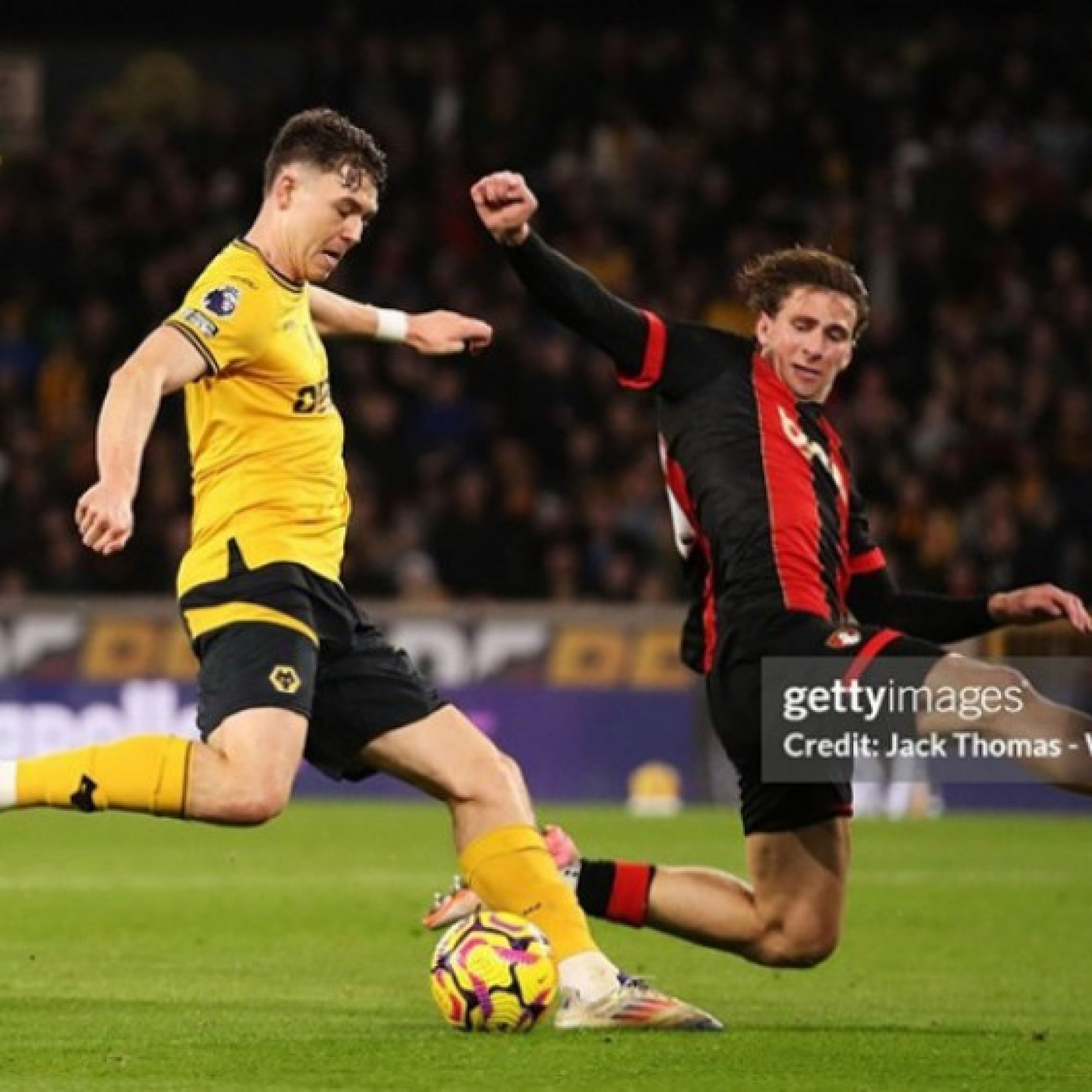  - Video bóng đá Wolves - Bournemouth: Cú hat-trick chưa từng có (Ngoại hạng Anh)