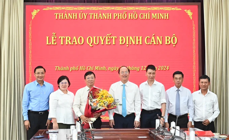 Ông Nguyễn Thanh Nhã làm Bí thư Huyện ủy huyện Bình Chánh - 1