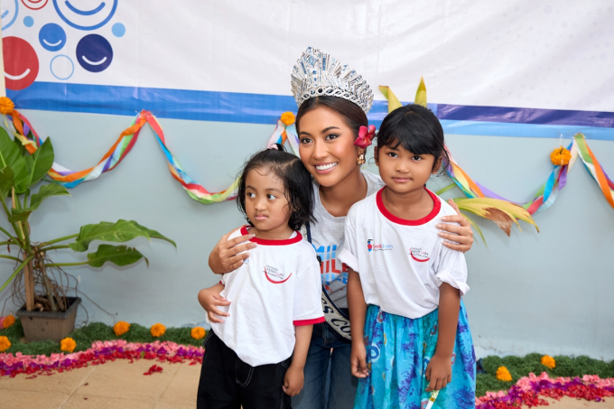 Top 2 Miss Cosmo 2024 lan tỏa nụ cười yêu thương đến các em nhỏ tại Bali (Indonesia) - 5